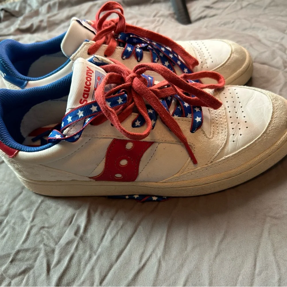 Saucony Spirit of ’76 Patriotic Sneakers Women’s 7.5 Red White Blue Stars - Picture 2 of 9